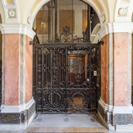 Discover Your Budapest Retreat-Walk To Parliament Exterior photo